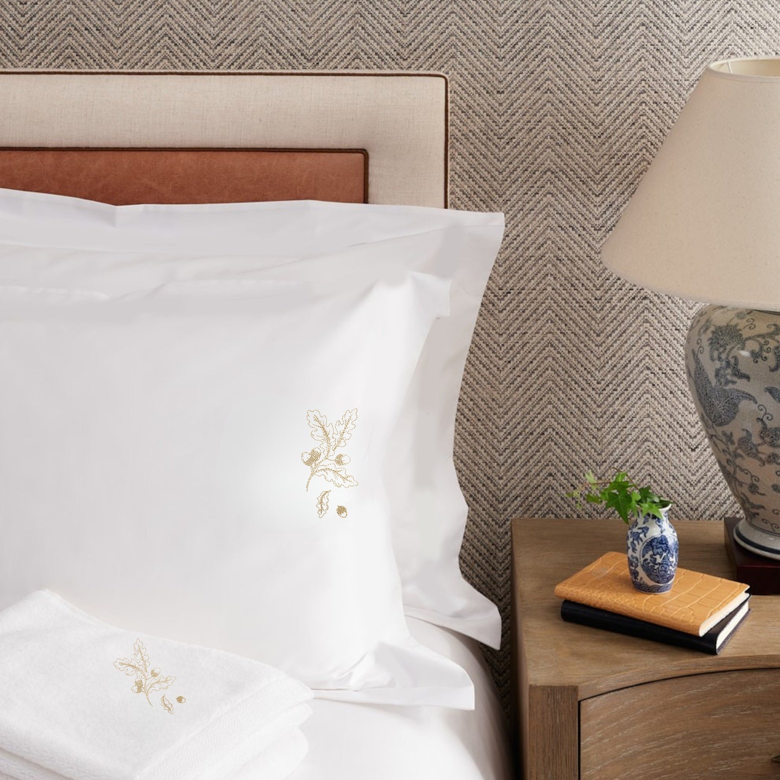 Whispering Oak Signature Oxford Pillowcase