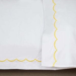 Cascais scallop white bed linen in white