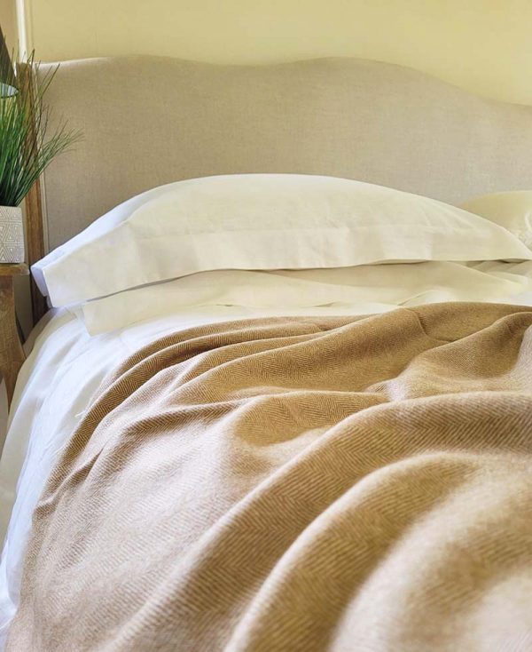 linen-duvet-cover-with-throw